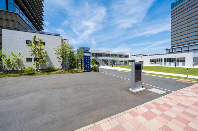 イベントスペース芝生広場 - LIVINGTOWN みなとみらい