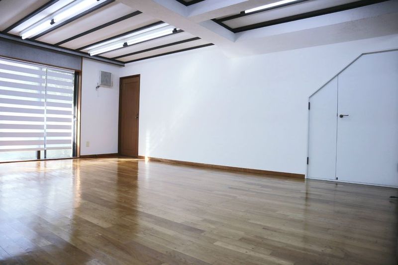 スタジオアジュナ - ヨガスタジオアジュナ