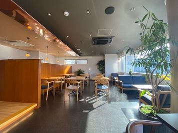 【京都駅徒歩5分】サービスオフィスのオープンラウンジ③/WEB会議OK!フリードリンク利用可 - ServiceOffice W (ダブル)京都駅前