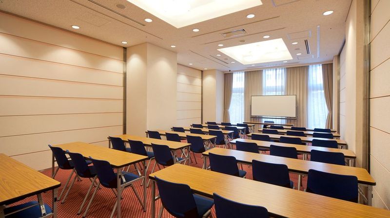 様々な用途・目的でご利用いただける会場です。 - ハートンホテル東品川 スイートピー2の室内の写真