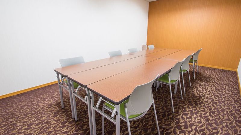 様々な用途・目的でご利用いただける会場です。 - ハートンホール日本生命御堂筋ビル12F リンドウの室内の写真