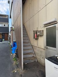 こちらを上がってください。 - レンタルスペースイマニシの外観の写真