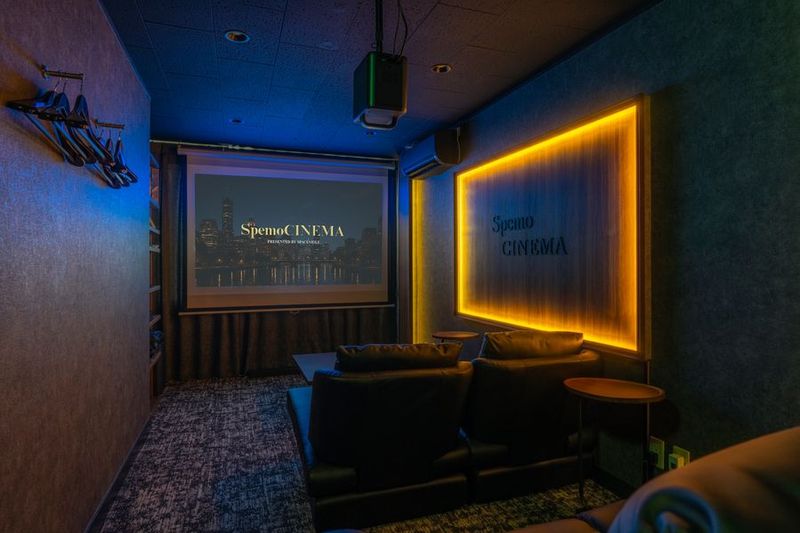 555_SpemoCINEMA新橋2ndの室内の写真