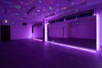 LEDライト、ミラーボールあります - レンタルスタジオ ASUKAの室内の写真