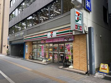 ビル内、コンビニ - SEED21 レンタル会議室101のその他の写真