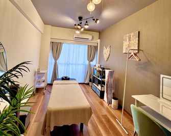 今だけ特別割！7月OPEN記念割引実施中✨新宿三丁目駅徒歩３分】❗️充実の新品備品とモダン北欧の大人癒し空間🪷🌿 - レンタルサロンLINK UP