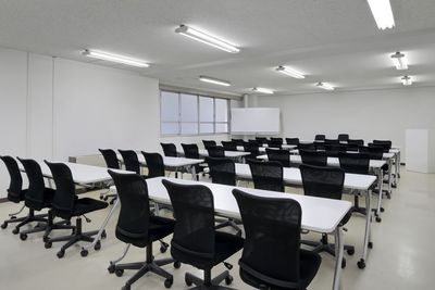【勾当台公園5分/北四番丁3分】42名/30分単位予約/Wi-Fi、プロジェクター、マイク無料／勉強会、研修、セミナーに最適！ - SEED21