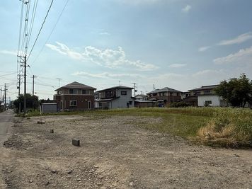 駐車場は施設から少し先に進んだ右手側の広場になります。 - 来たるべき言葉のために 白ホリゾントスタジオのその他の写真