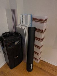 レジャーマット、スピーカーなどご利用くださいませ。 - 北池袋レンタルフリースペースの設備の写真