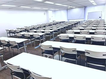 ☆NEW☆【梅田駅直結/阪急ターミナルビル内】無料備品多数！研修・試験会場・セミナー等/ZOOM快適ビジネス仕様！B会議室 - スタンダード会議室　大阪梅田店