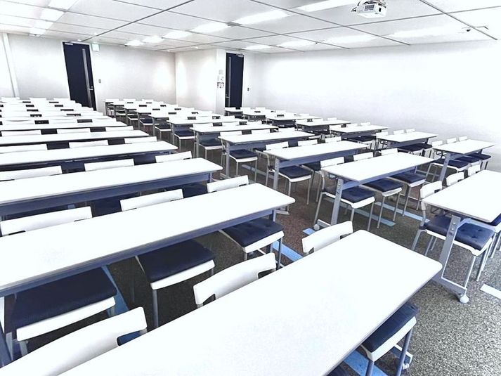 B会議室 - スタンダード会議室　大阪梅田店