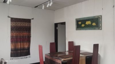 ギャラリー雪月花ゆづか　 一軒屋2階洋室10畳　スポットライト･ピクチャーレール有　の室内の写真