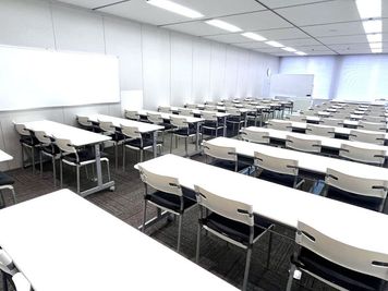 スタンダード会議室　大阪梅田店 A会議室の室内の写真