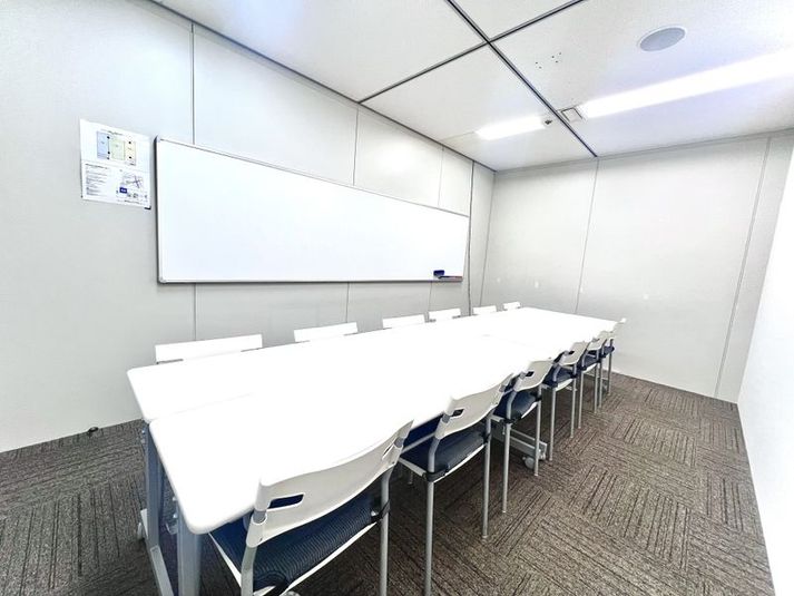 ミーティングルームA - スタンダード会議室　大阪梅田店