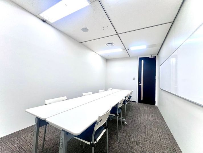 ミーティングルームA - スタンダード会議室　大阪梅田店