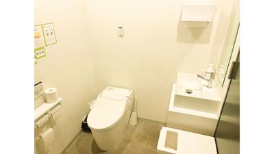 FEEEP池袋東口店 	FEEEP池袋東口店｜定員 1名カウンター席｜席番号2(C)の室内の写真