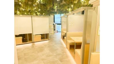 FEEEP池袋東口店 	FEEEP池袋東口店｜定員 1名カウンター席｜席番号2(C)の室内の写真