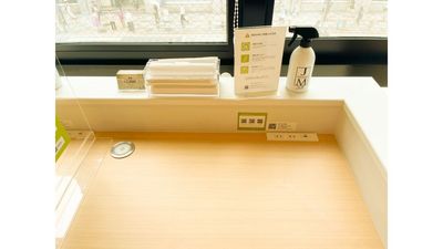 FEEEP池袋東口店 FEEEP池袋東口店｜定員 1名カウンター席｜席番号1(C)の室内の写真