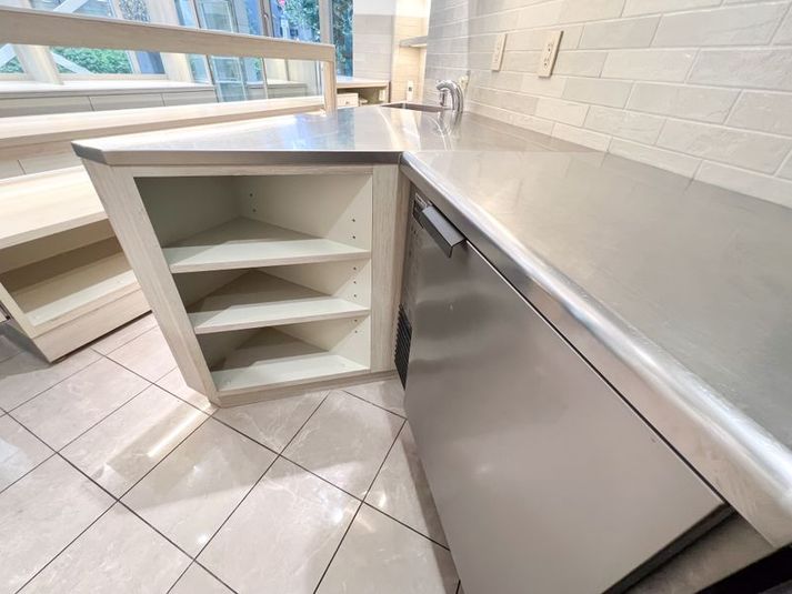 プラグインガーデン用賀　路面店 - プラグインガーデン用賀