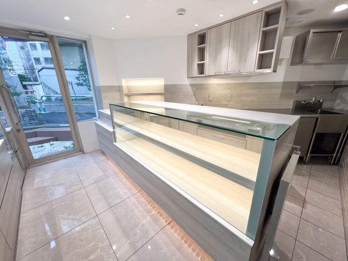 プラグインガーデン用賀　路面店 - プラグインガーデン用賀