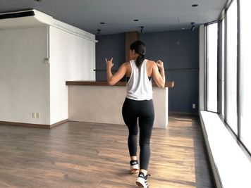 レンタルスタジオULTRA 本町店。個人利用、単独利用はもちろん、ダンスチーム利用ダンスユニット利用も可能です。 - レンタルスタジオウルトラ 本町・靱公園店 NightTime-レンタルスタジオ ウルトラ 本町・靱公園前店の室内の写真