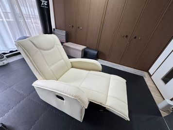 サロン用ソファー - 多目的レンタルジム　THC ジム・整体・サロン利用の出来るレンタルスペースの設備の写真