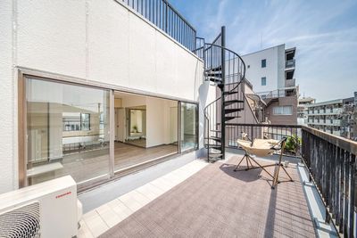 広々バルコニー - レンタルスタジオCoCoRoSmile枚方店 京阪樟葉駅近🚶ダンス＆ヨガスタジオCoCoRoSmile枚方店の室内の写真