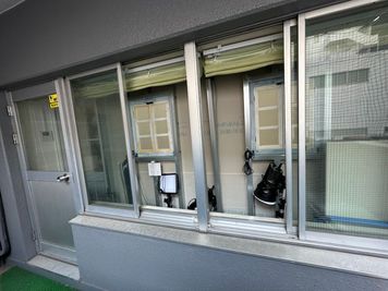 ライト類は外から取り出してください - photo space HISAYA / スタジオhiyori 和室/白壁/メイクスペース/トイレもある撮影レンタルスペースの設備の写真