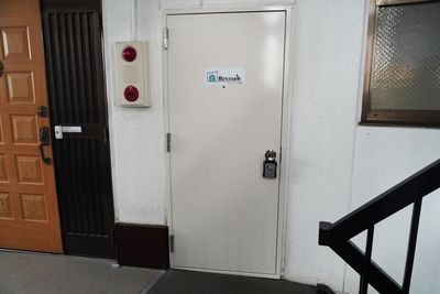 サロン入口 - レンタルサロンRENTARO北堀江店 完全個室プライベートサロンの入口の写真