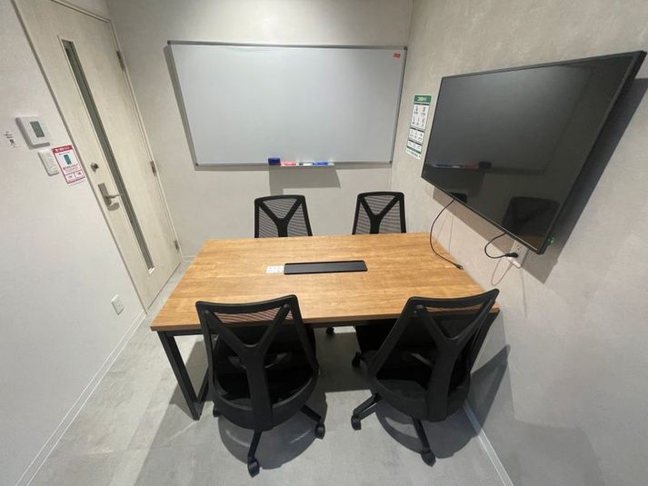 4名会議室（Room D） - いいオフィス京都四条通