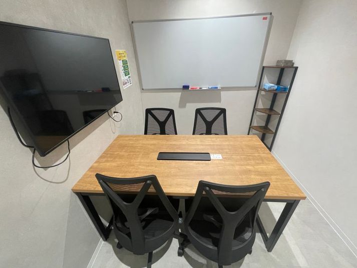4名会議室（RoomC） - いいオフィス京都四条通