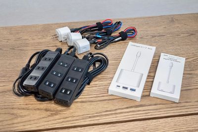延長コード・充電器・HDMI変換ケーブル（Type-C/Lightning）完備⚡ - Aivicスペース池袋西口4号店の設備の写真