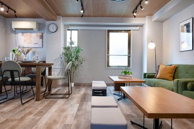 シンプルな内装で設備は充実✨ - Aivicスペース池袋西口4号店の室内の写真