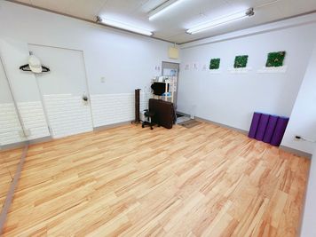 現状復帰していただければ、レイアウト変更可能です - プライベートサロンくろねこスタジオ 【JR大森駅東口徒歩6分】プライベートサロンくろねこスタジオの室内の写真