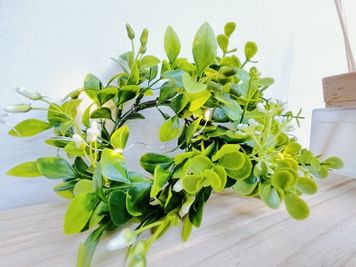 フェイクグリーンのモチーフ - プライベートサロンくろねこスタジオ 【JR大森駅東口徒歩6分】プライベートサロンくろねこスタジオの室内の写真