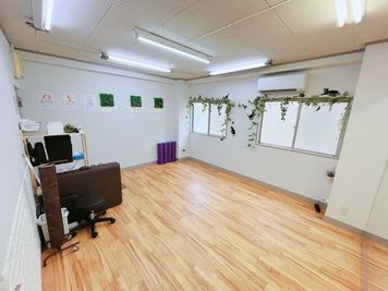 【ずーっとお得価格】大きな鏡のある小さなプライベートサロン - プライベートサロンくろねこスタジオ