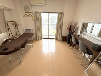 【金山駅徒歩2分】✨清潔なオシャレ空間✨施術ベッド2台完備✨シャワー&タオルレンタル✨30分清掃タイム付✨備品充実✨ゴミ捨て無料 - レンタルサロン Violia 金山オハナ店