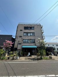 尼ヶ坂サロン 名古屋・尼ヶ坂｜NYCブルックリン煉瓦ガレージ＆庭｜撮影ロケの室内の写真