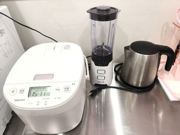 電気ポット・ミキサー・炊飯器 - CAFE SWEETの室内の写真