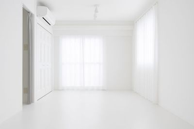 一軒家の中にある約11畳のスタジオです（東西6.2m/南北２.6m）※２階 - レンタルスペース「MONAMIE -モナミ- 」 レンタルスペース MONAMIE -モナミ-の室内の写真