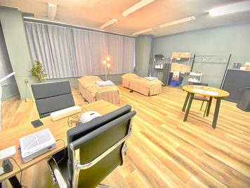 サロンスペースです。＊＊＊ - ルーチェ北新地 御堂筋店 レンタルサロン  ルーチェ北新地 御堂筋店の室内の写真