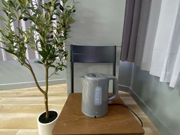 電気ケトル:１台
無料でご使用いただけます。 - ルーチェ北新地 御堂筋店 レンタルサロン  ルーチェ北新地 御堂筋店の設備の写真