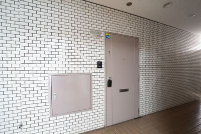 LivRall studio 横浜 関内エリア| 1Fにあるレンタルスタジオの入口の写真