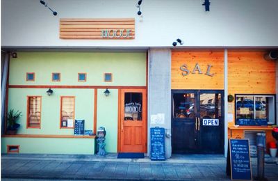 淡いグリーンが目印の路面店
プライベート空間のサロンです
飲食店との併設サロン - emu by moooe ネイルサロン 美容所登録 ネイル/アイラッシュサロン  レンタルスペースの外観の写真