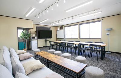 GS貸会議室・新潟店３０２号室 新潟駅から徒歩５分！最大２４名/パーティー/会議/懇親会の室内の写真