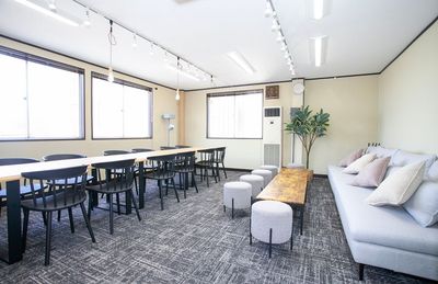 GS貸会議室・新潟店３０２号室 新潟駅から徒歩５分！最大２４名/パーティー/会議/懇親会の室内の写真