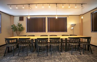 GS貸会議室・新潟店３０２号室 新潟駅から徒歩５分！最大２４名/パーティー/会議/懇親会の室内の写真