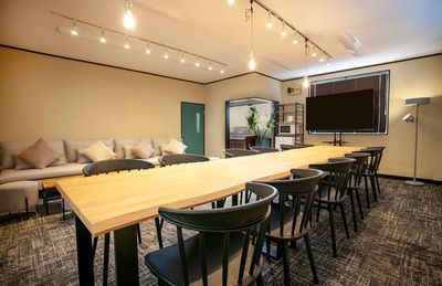 GS貸会議室・新潟店３０２号室 新潟駅から徒歩５分！最大２４名/パーティー/会議/懇親会の室内の写真