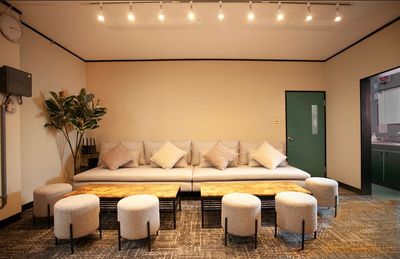 GS貸会議室・新潟店３０２号室 新潟駅から徒歩５分！最大２４名/パーティー/会議/懇親会の室内の写真