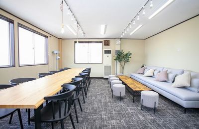 GS貸会議室・新潟店３０２号室 新潟駅から徒歩５分！最大２４名/パーティー/会議/懇親会の室内の写真